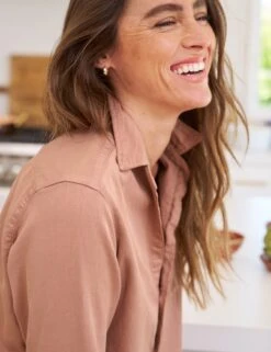 EILEEN Desert, Famous Denim -Frank And Eileen Shop 108 EILEEN DSCD FLANNIGAN 2003 LABCROP HTWM Model RayRoberts2023 24RE 1319 sRGB