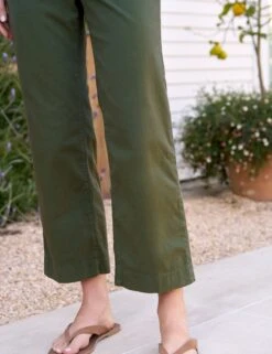 WESTPORT Hunter Green, Italian Performance Twill -Frank And Eileen Shop 11 EILEEN VWD WESTPORT HUNT NATHALIE SU25 AUGUST 1473 sRGB