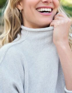 MONTEREY Heather Gray Melange, Pure Italian Cotton -Frank And Eileen Shop 12 SWEATER01 HTWK LAB634TF BLK NathalieDarcas 25RE January 1007 sRGB