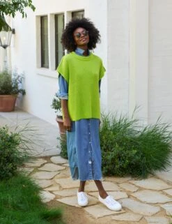 MONTECITO VEST Chartreuse, Pure Italian Cotton 10 MONTECITO VEST Chartreuse, Pure Italian Cotton -Frank And Eileen Shop 13 RORY VWD SWEATER05 CHRK Milan 25RE FEB 1480 sRGB