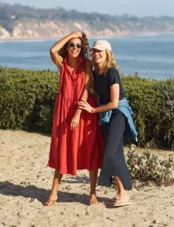 DAPHNE Summer Red, Washed Linen 10 DAPHNE Summer Red, Washed Linen -Frank And Eileen Shop 14 DAPHNE NRLN EILEEN VWD LAB419HJ BRNV BERI PALOMA SP25 MAY 1650 sRGB