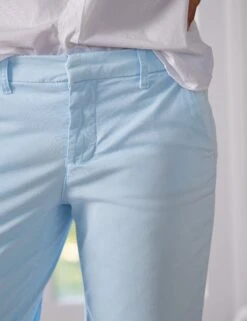 WESTPORT Soft Blue, Italian Performance Twill 8 WESTPORT Soft Blue, Italian Performance Twill -Frank And Eileen Shop 14 WESTPORT SFBT BARRY WHTD Paloma 25SP March 1472 sRGB