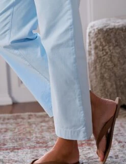 WESTPORT Soft Blue, Italian Performance Twill 9 WESTPORT Soft Blue, Italian Performance Twill -Frank And Eileen Shop 14 WESTPORT SFBT BARRY WHTD Paloma 25SP March 1480 sRGB