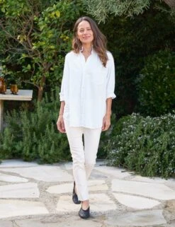 SHIRLEY White, Famous Denim -Frank And Eileen Shop 16 ILLUSION01 ANTW SHIRLEY WCD LABTRENCH BLK Simone Norblom 24SP 0018 sRGB f95384c1 b24a 46f4 9f14 0207d8f721c8