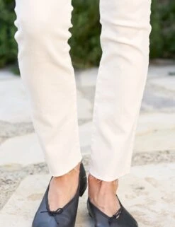 DERRY ILLUSION Antique White, Italian Dream Denim -Frank And Eileen Shop 16 ILLUSION01 ANTW SHIRLEY WCD LABTRENCH BLK Simone Norblom 24SP 0166 sRGB