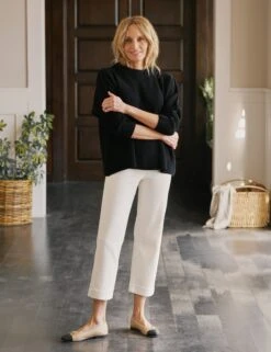 WESTPORT ILLUSION Antique White, Italian Dream™ Denim 7 WESTPORT ILLUSION Antique White, Italian Dream™ Denim -Frank And Eileen Shop 19 SWEATER02 BLKK ILLUSION04 ANTW BERI 25SP MARCH 1668 sRGB