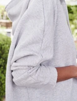 KANE Gray Melange, Triple Fleece -Frank And Eileen Shop 2 LAB521TF GRYM LAB635TF WHT Model Paloma Jonas 0180 v1 sRGB