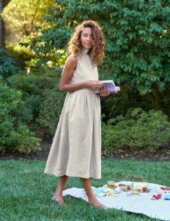 DAPHNE Sand, Washed Linen 9 DAPHNE Sand, Washed Linen -Frank And Eileen Shop 27 DAPHNE SNLN Paloma 25SPMarch 3803 sRGB 1