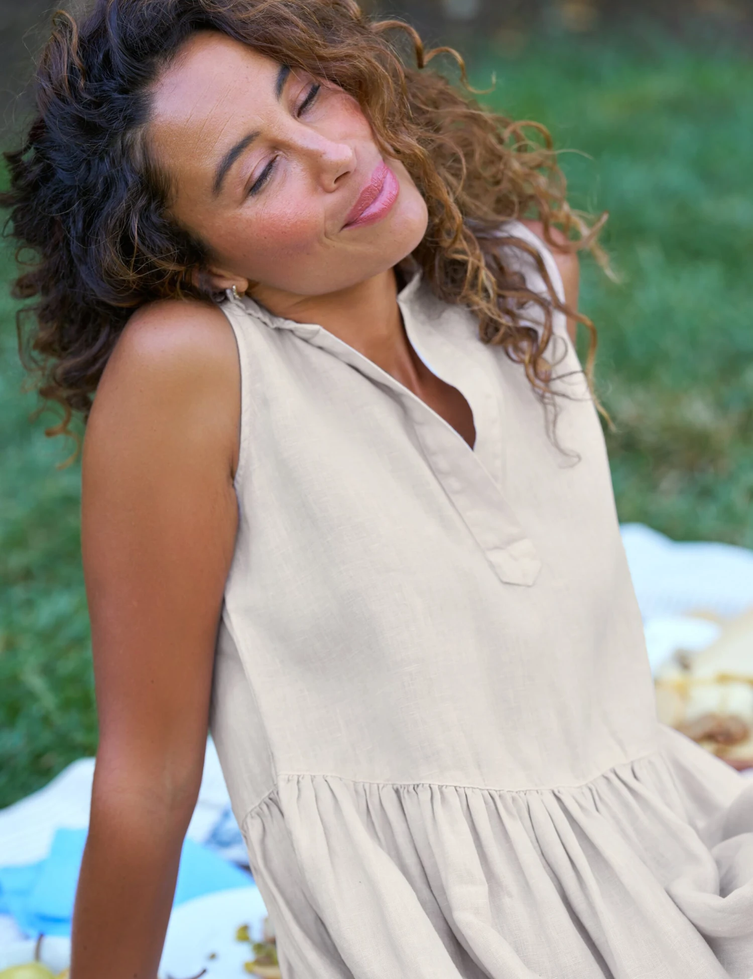 DAPHNE Sand, Washed Linen 3 DAPHNE Sand, Washed Linen - Image 3