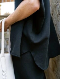 GREECE TRAVEL SET British Royal Navy 6 GREECE TRAVEL SET British Royal Navy -Frank And Eileen Shop 27 LABSET07 BRNV Model Kristine Szabo 23SU 0731 sRGB