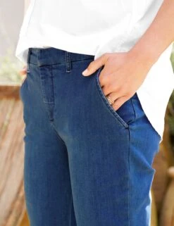 WICKLOW 1977 Wash, Italian Performance Denim -Frank And Eileen Shop 30 WICKLOW 1977 EILEEN L005 Rachelle Bell 24SP 1073 sRGB