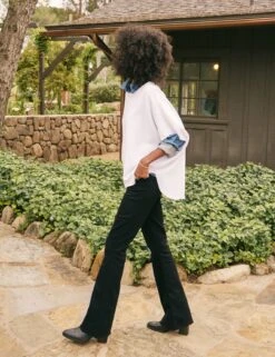 FLANNIGAN Jet Black, Italian Power Denim -Frank And Eileen Shop 33 FLANNIGAN JTBD BARRY VWD LAB216NTF WHT Model Milan Dixon 23FA 4360 sRGB