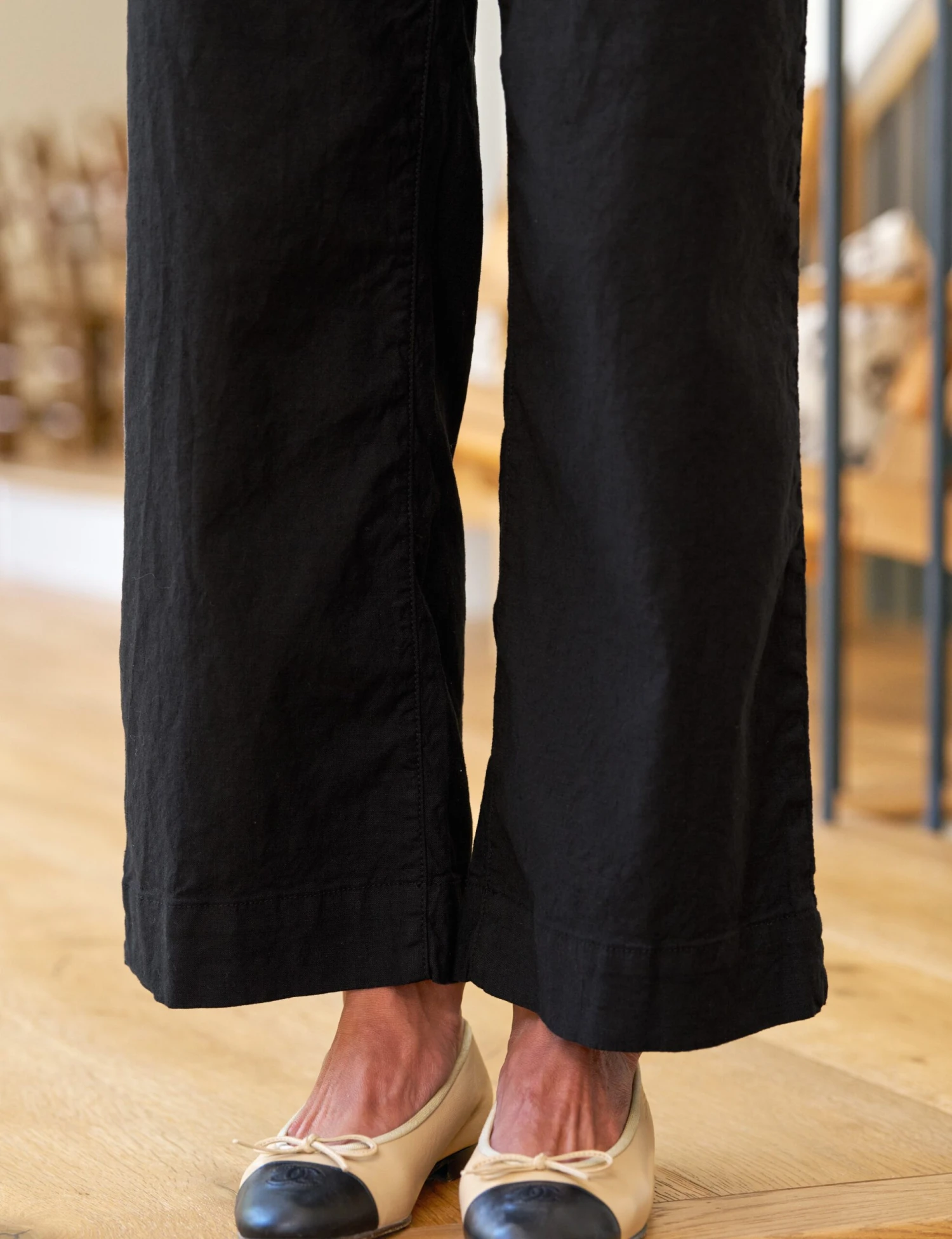 WEXFORD Black, Italian Performance Linen 3 WEXFORD Black, Italian Performance Linen - Image 3