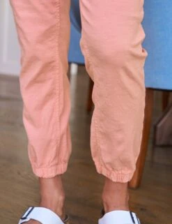 JAMESON Coral, Italian Performance Linen -Frank And Eileen Shop 4 SHIRLEY VWD LAB219 WHT JAMESON CORL Model RachelleBell 24SP 0195 sRGB