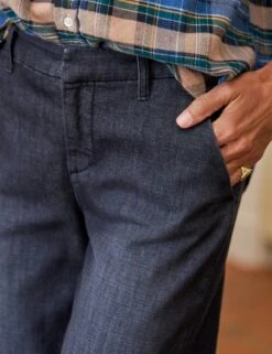 WESTPORT 1981 Wash, Italian Dream™ Light Denim -Frank And Eileen Shop 42 EILEEN BGWT WESTPORT 1981 SWEATER21 SNDK simone su25 AUGUST 2149 sRGB 1