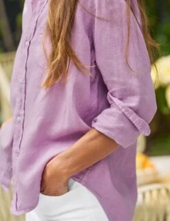 EILEEN Lilac, Washed Linen 6 EILEEN Lilac, Washed Linen -Frank And Eileen Shop 42 EILEEN LILN GALWAY WWD SIMONE SU25 JUNE 3667 sRGB