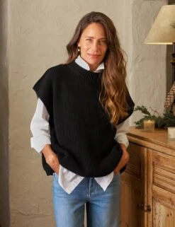 MONTECITO VEST Black, Pure Italian Cotton -Frank And Eileen Shop 46 SWEATER05 BLKK BARRY WHTD Galway 1972 SimoneNorblom 24FA 3725 sRGB