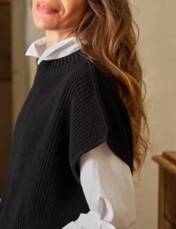 MONTECITO VEST Black, Pure Italian Cotton -Frank And Eileen Shop 46 SWEATER05 BLKK BARRY WHTD Galway 1972 SimoneNorblom 24FA 3755 sRGB