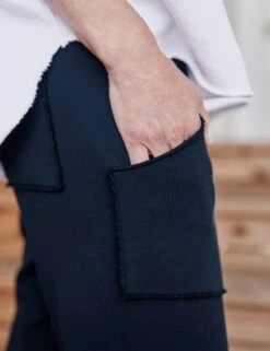 EAMON British Royal Navy, Triple Fleece -Frank And Eileen Shop 48 LAB636TF BRNV LAB216NTF WHT Model Kristine Szabo 4975 v3 sRGB 1