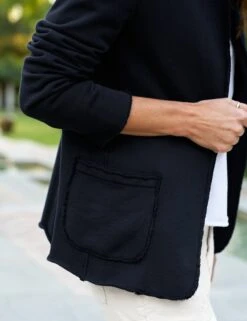 DUBLIN British Royal Navy, Triple Fleece 8 DUBLIN British Royal Navy, Triple Fleece -Frank And Eileen Shop 62 LABDUBLIN BRNV JAMESON CMTL LAB227HJ WHT RayRoberts 25SP March 1997 sRGB