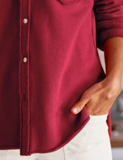 EILEEN Garnet, Triple Fleece 6 EILEEN Garnet, Triple Fleece -Frank And Eileen Shop 62 LABEILEENF GARN LIMERICK CHLK RAY 25FA SEPTEMBER 7546 sRGB