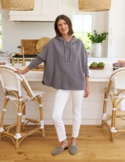 KANE Elephant, Triple Fleece -Frank And Eileen Shop 74 DERRY WWD LAB521TF EPHT Model MicheleOullet 24RE 1282 sRGB