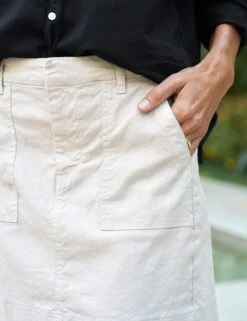 JAMESON SKIRT Cement, Italian Performance Linen -Frank And Eileen Shop 76 JAMESONSK CMTL EILEEN BKCD NathalieDarcas 25SP April 2037 sRGB