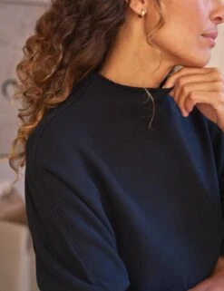 IZZIE British Royal Navy, Triple Fleece 6 IZZIE British Royal Navy, Triple Fleece -Frank And Eileen Shop 77 LAB444TF BRNV PALOMA 25FA OCTOBER 5283 sRGB