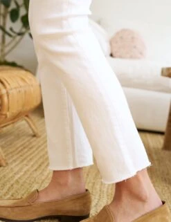 DERRY White, Italian Dream Denim -Frank And Eileen Shop 81 DERRY WWD EILEEN GPKF Model MicheleOullet 24RE 0442 sRGB