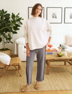 EFFIE Heather White Melange, Triple Fleece -Frank And Eileen Shop 82 LAB643TF EPHT LAB518TF HTWM Model MicheleOullet 24RE 0451 sRGB