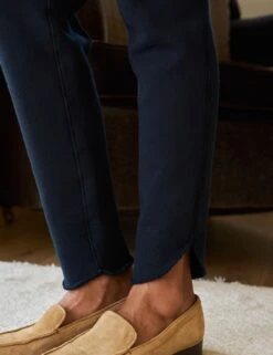 CHRISTINE British Royal Navy, Triple Fleece 6 CHRISTINE British Royal Navy, Triple Fleece -Frank And Eileen Shop 83 LABDUBLIN HTWM LAB219 WHT LAB639TF BRNV JuliaOrtiz 25RE Jan 8879 sRGB