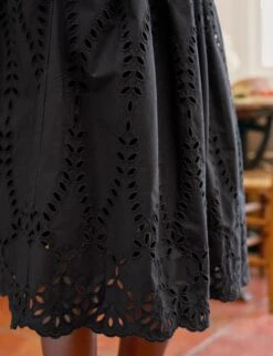 GRACE SKIRT Black, Eyelet Cotton 8 GRACE SKIRT Black, Eyelet Cotton -Frank And Eileen Shop 87 BARRY WHTD EYELETS BLKP MILAN SU25 JULY 4198 sRGB 1
