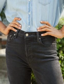 CORK Washed Black, Everyday Denim -Frank And Eileen Shop 9 CORK WSBD EILEEN TBTD Model Camila Costa 2753 v2 sRGB