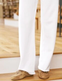 CATHERINE 29" White, Triple Fleece -Frank And Eileen Shop 96 LAB216NTF CAPE LAB649TF WHT MILAN SU25 AUGUST 3022 sRGB 1