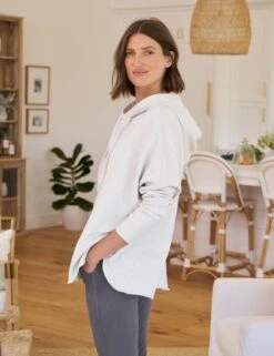 KANE Heather White Melange, Triple Fleece -Frank And Eileen Shop 97 LAB600 EPHT LAB521TF HTWM Model RayRoberts2023 24RE 1103 sRGB